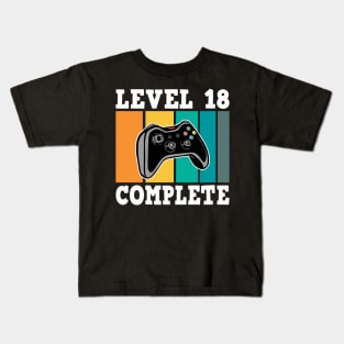 Level 18 Complete 18th Birthday 18 Years Gamer 2002 Kids T-Shirt